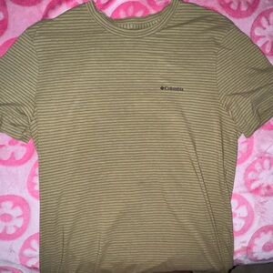 columbia tee✨